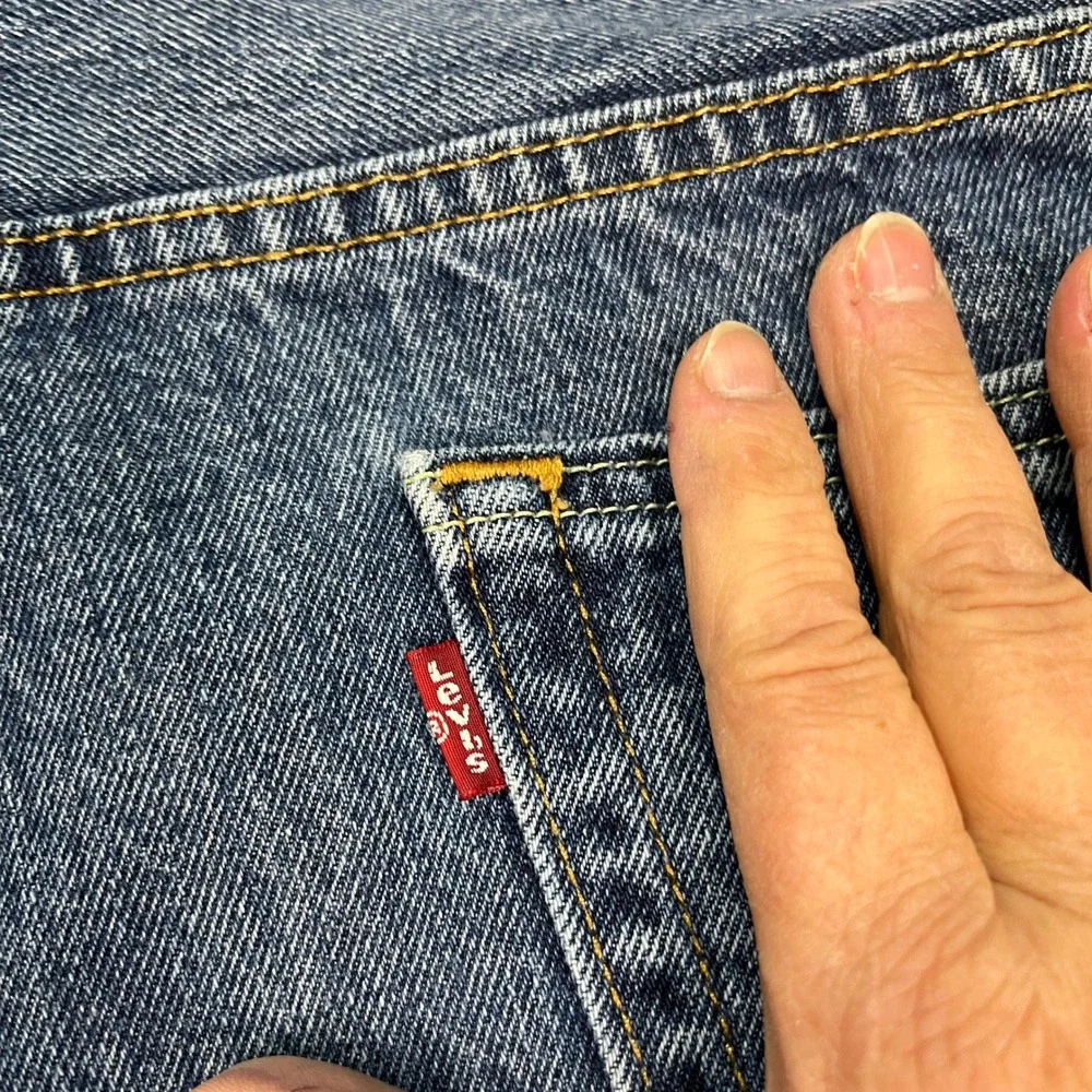 Levis 550 Jeans Mens 43x27 Medium Wash Blue Straight Leg 5‎ Pocket Denim EUC